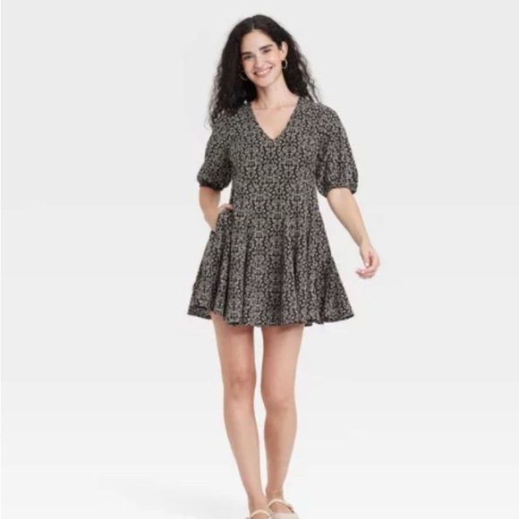 Women's Bell Elbow Sleeve Mini A-Line Dress - Universal Thread Black Floral Sz M - Picture 1 of 8